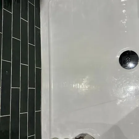 - 2 Bed Ensuite * Leeds (West Yorkshire)