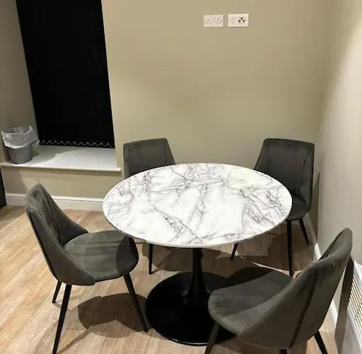 Apartment - 2 Bed Ensuite Leeds (West Yorkshire)