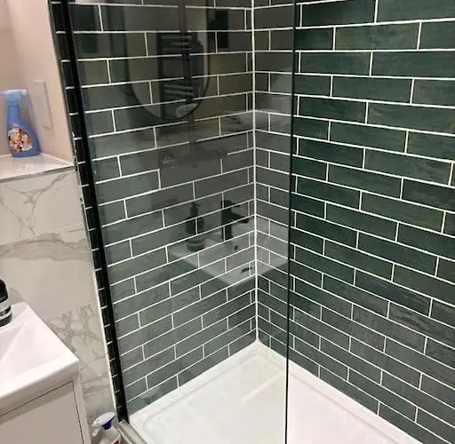 - 2 Bed Ensuite * Leeds (West Yorkshire)